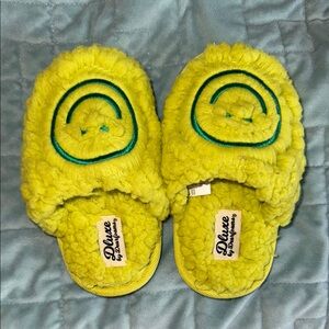Deluxe by Dearfoams Yellow Smiley Slippers